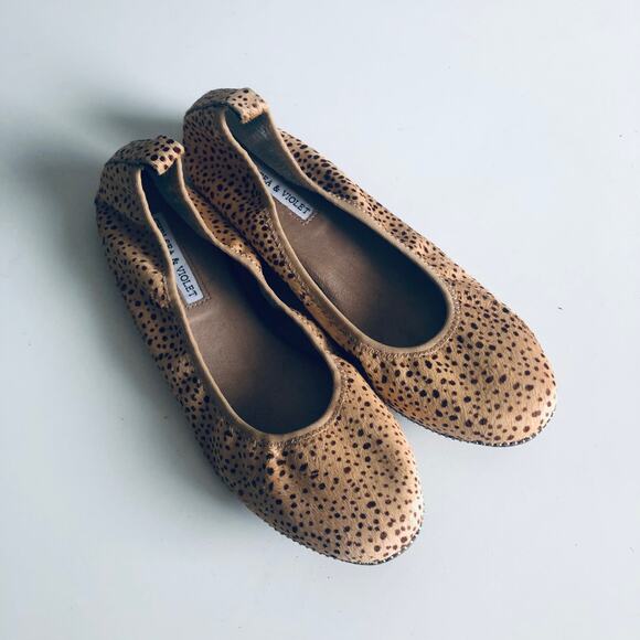 Chelsea & Violet 'Ruby' Women's 7 Calf Hair Leopard Print Ballet Flat - Picture 3 of 10
